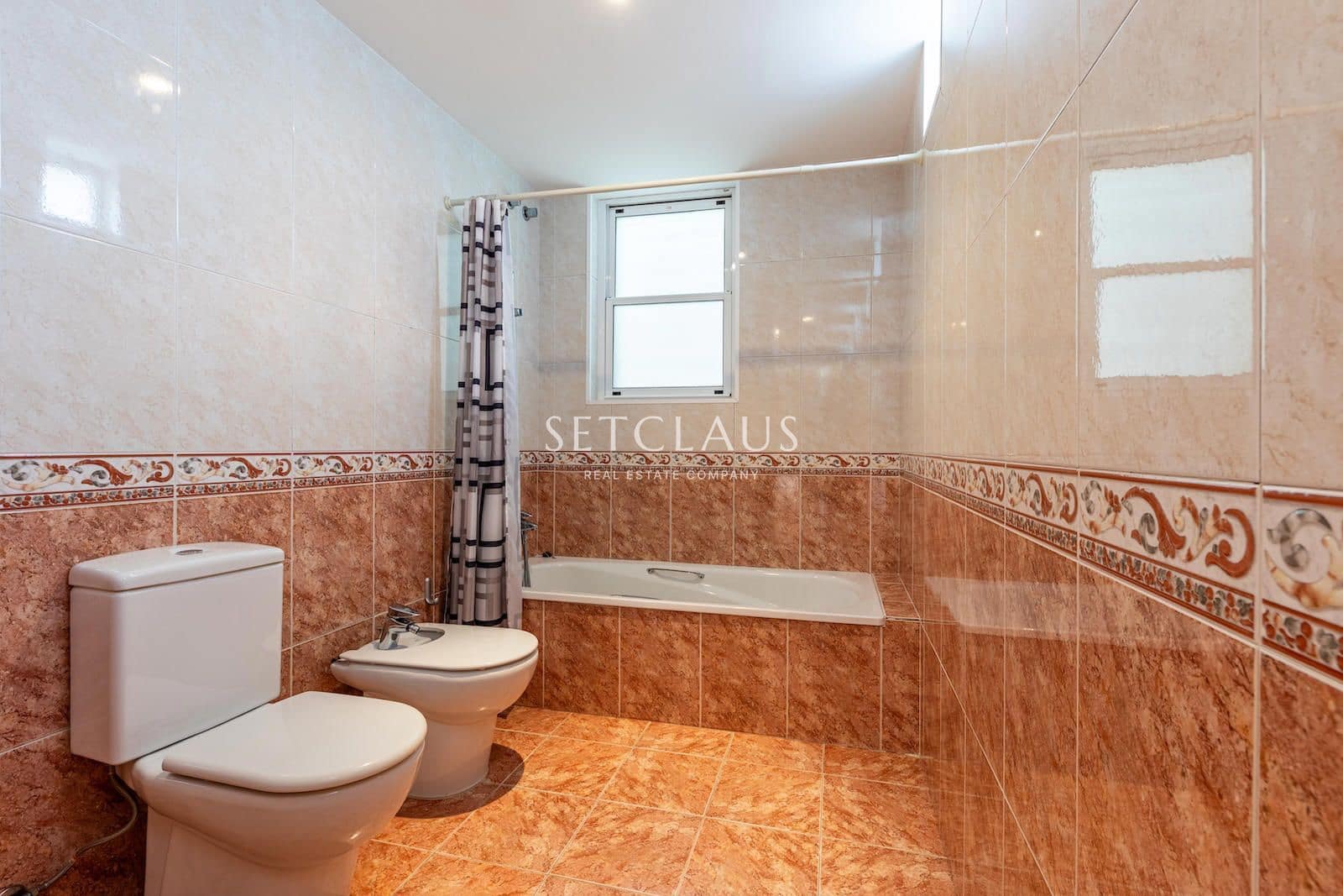 4 soverom Villa til salgs i Alella med svømmebasseng garasje - € 920 000 (Ref: 10079941)