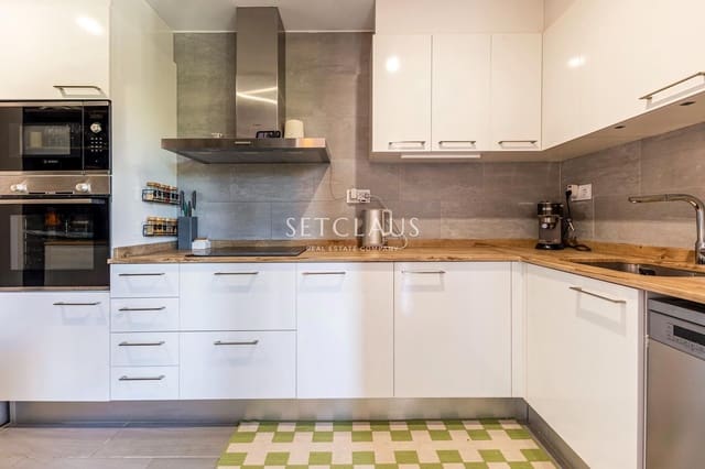 4 makuuhuone Asunto myytävänä paikassa El Masnou mukana 
autotalli - 550 000 € (Ref: 10093936)