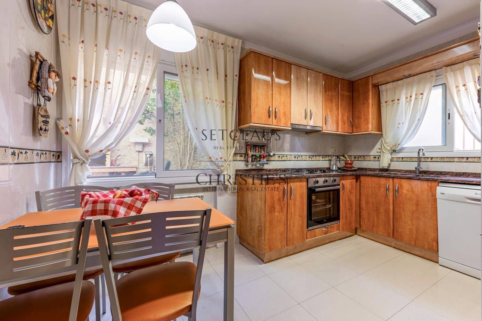 5 soveværelse Villa til salg i Vilassar de Dalt med swimmingpool garage - € 795.000 (Ref: 10127307)