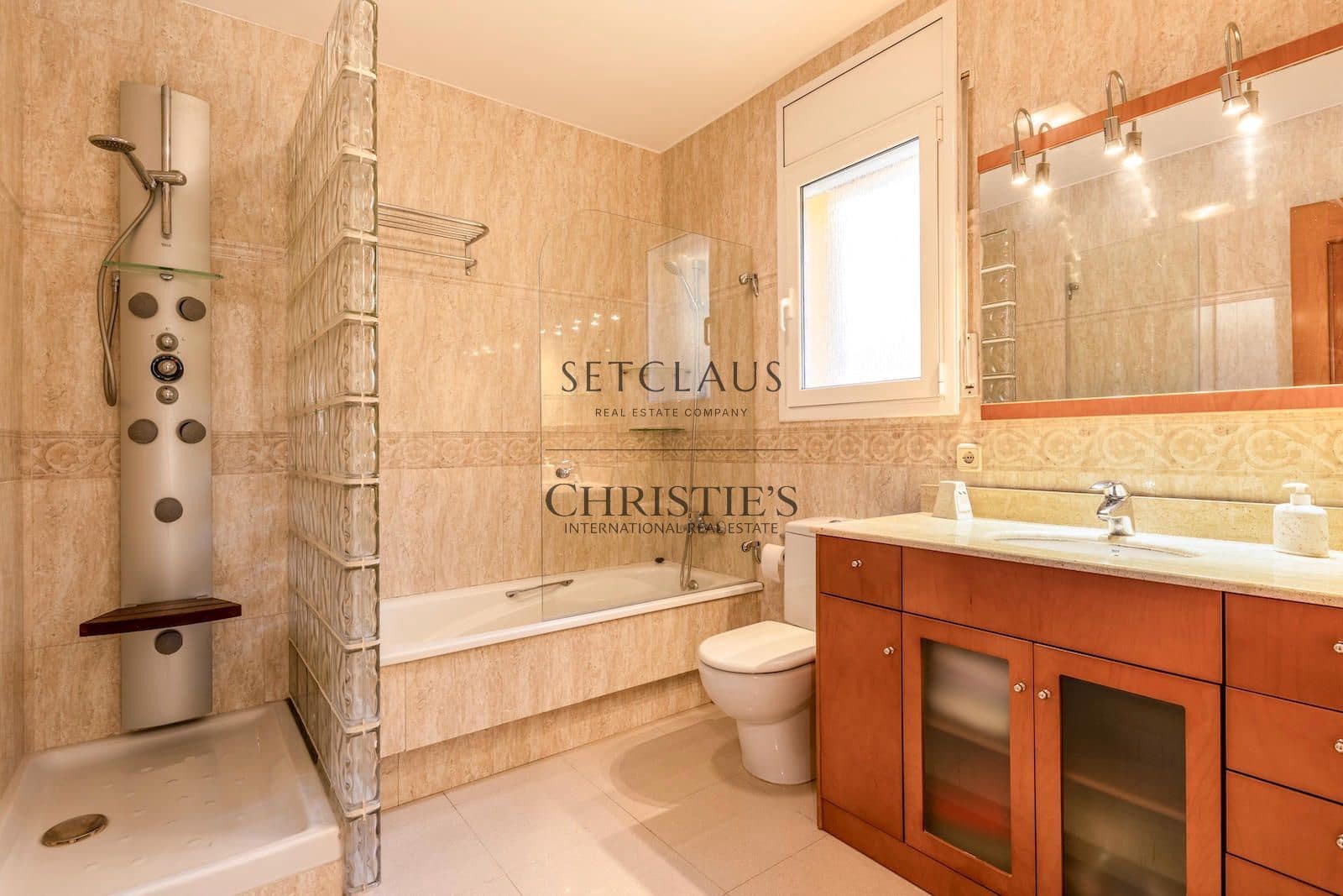 5 soveværelse Villa til salg i Vilassar de Dalt med swimmingpool garage - € 795.000 (Ref: 10127307)