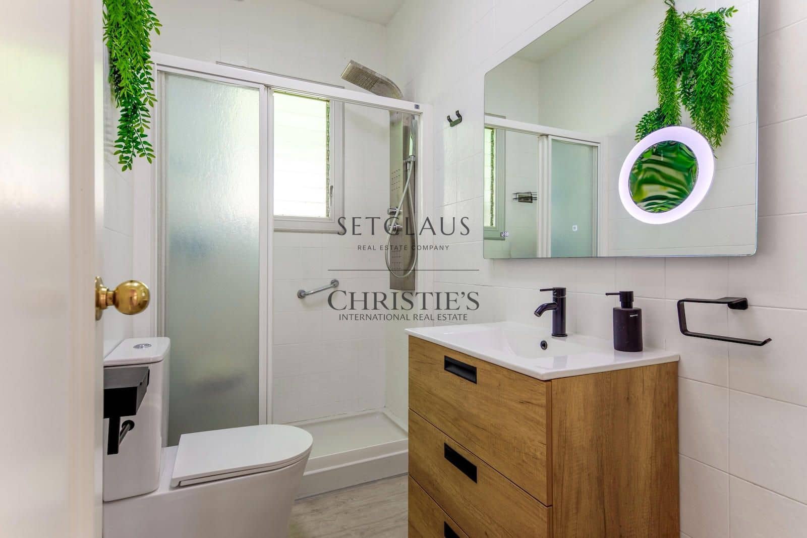 3 makuuhuone Huvila myytävänä paikassa Badalona - 465 000 € (Ref: 10130404)