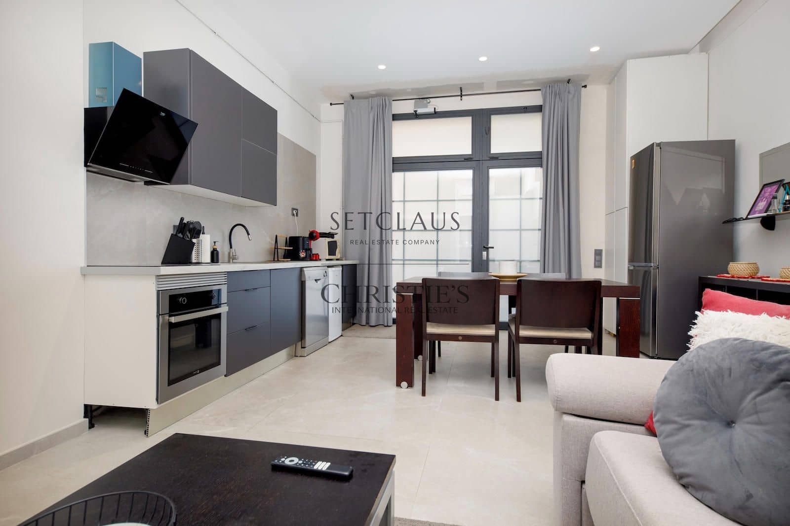 3 makuuhuone Huvila myytävänä paikassa Badalona - 465 000 € (Ref: 10130404)