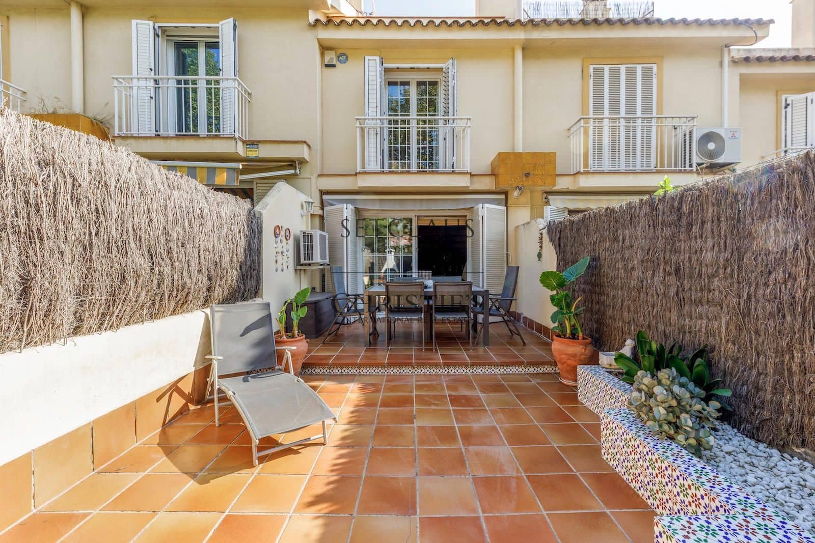 4 bedroom Townhouse for sale in Alella with pool garage - € 625,000 (Ref: 10130405)