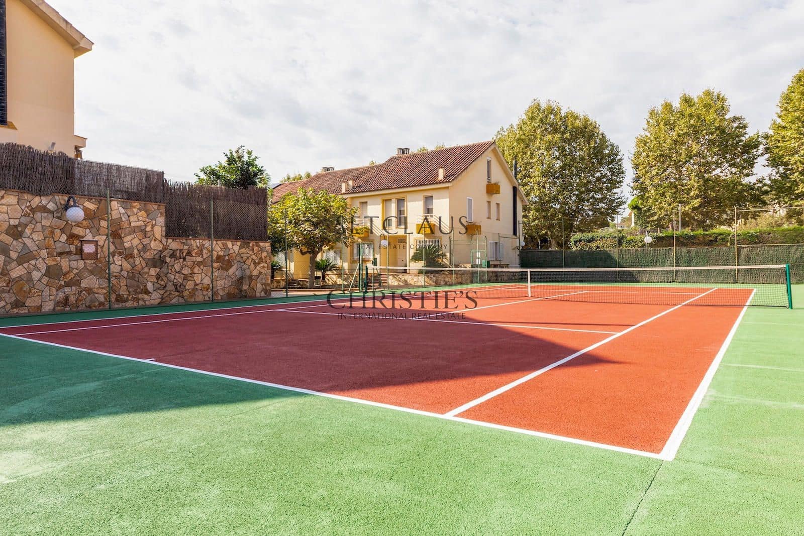 4 bedroom Townhouse for sale in Alella with pool garage - € 625,000 (Ref: 10130405)