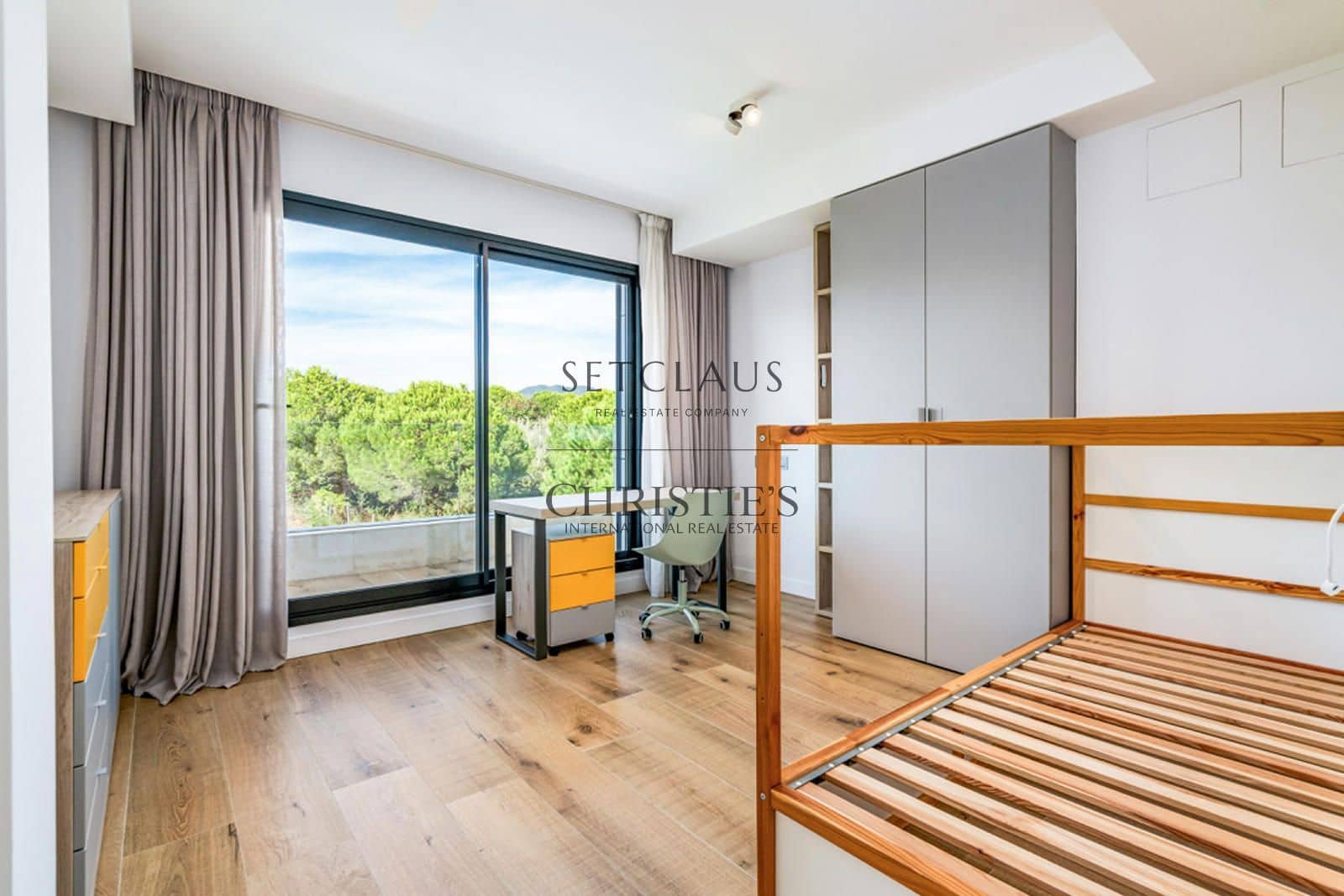 6 chambre Villa/Maison à vendre à Montgat avec piscine garage - 1 950 000 € (Ref: 10140175)
