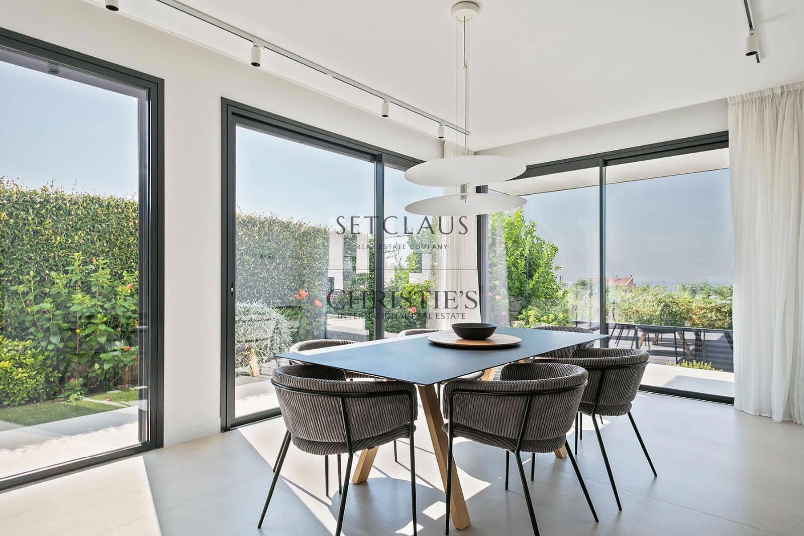 6 chambre Villa/Maison à vendre à Montgat avec piscine garage - 1 950 000 € (Ref: 10140175)