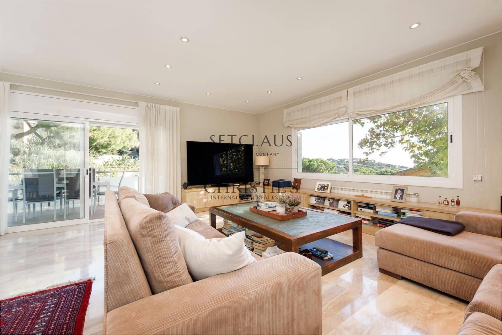 5 bedroom Villa for sale in Premia de Dalt with pool garage - € 1,350,000 (Ref: 10179620)