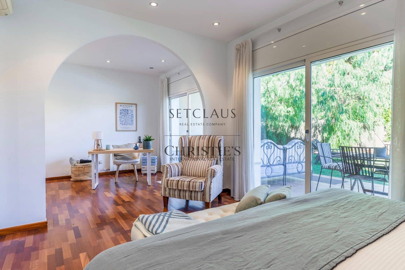 5 bedroom Villa for sale in Premia de Dalt with pool garage - € 1,350,000 (Ref: 10179620)