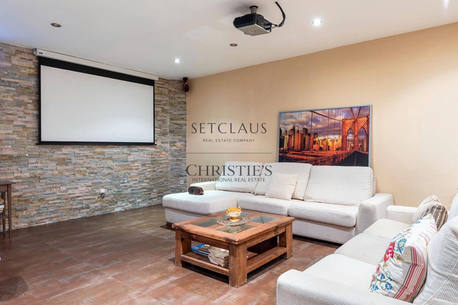 5 bedroom Villa for sale in Premia de Dalt with pool garage - € 1,350,000 (Ref: 10179620)