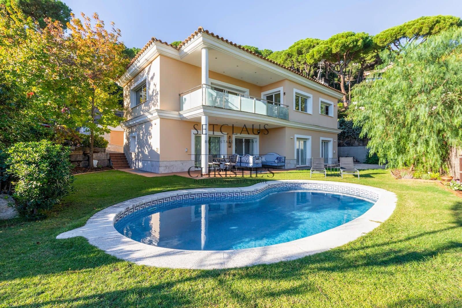 5 bedroom Villa for sale in Premia de Dalt with pool garage - € 1,350,000 (Ref: 10179620)