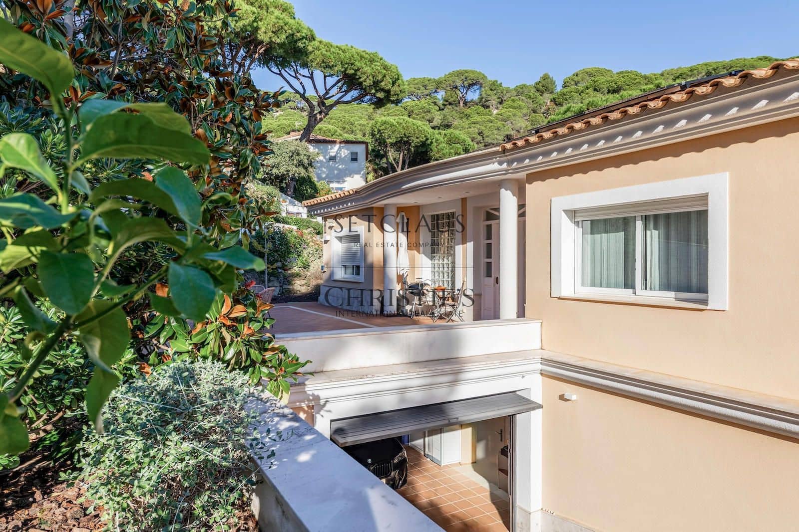 5 bedroom Villa for sale in Premia de Dalt with pool garage - € 1,350,000 (Ref: 10179620)