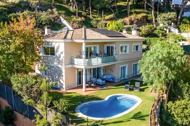 5 bedroom Villa for sale in Premià de Dalt with pool garage - € 1,350,000 (Ref: 10179620)