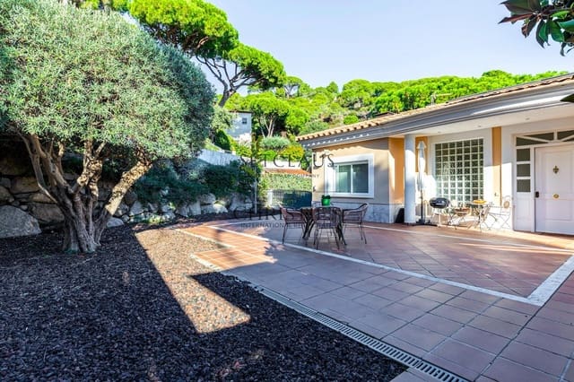 5 bedroom Villa for sale in Premià de Dalt with pool garage - € 1,350,000 (Ref: 10179620)
