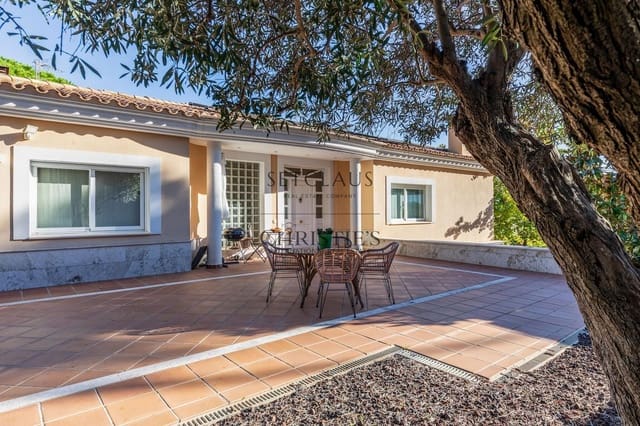 5 bedroom Villa for sale in Premià de Dalt with pool garage - € 1,350,000 (Ref: 10179620)