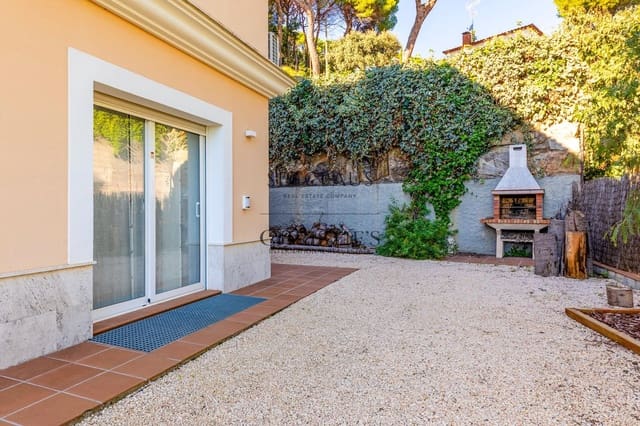 5 bedroom Villa for sale in Premià de Dalt with pool garage - € 1,350,000 (Ref: 10179620)