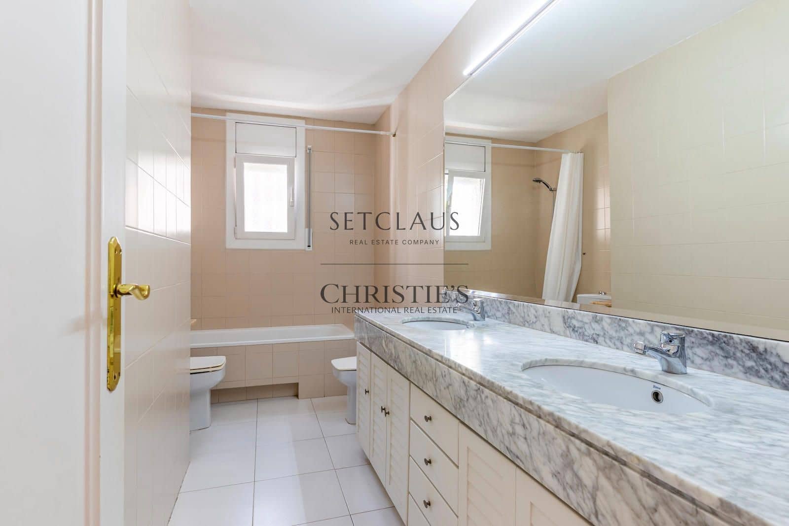 5 sypialnia Willa na sprzedaż w Teia z basenem garażem - 790 000 € (Ref: 10181636)