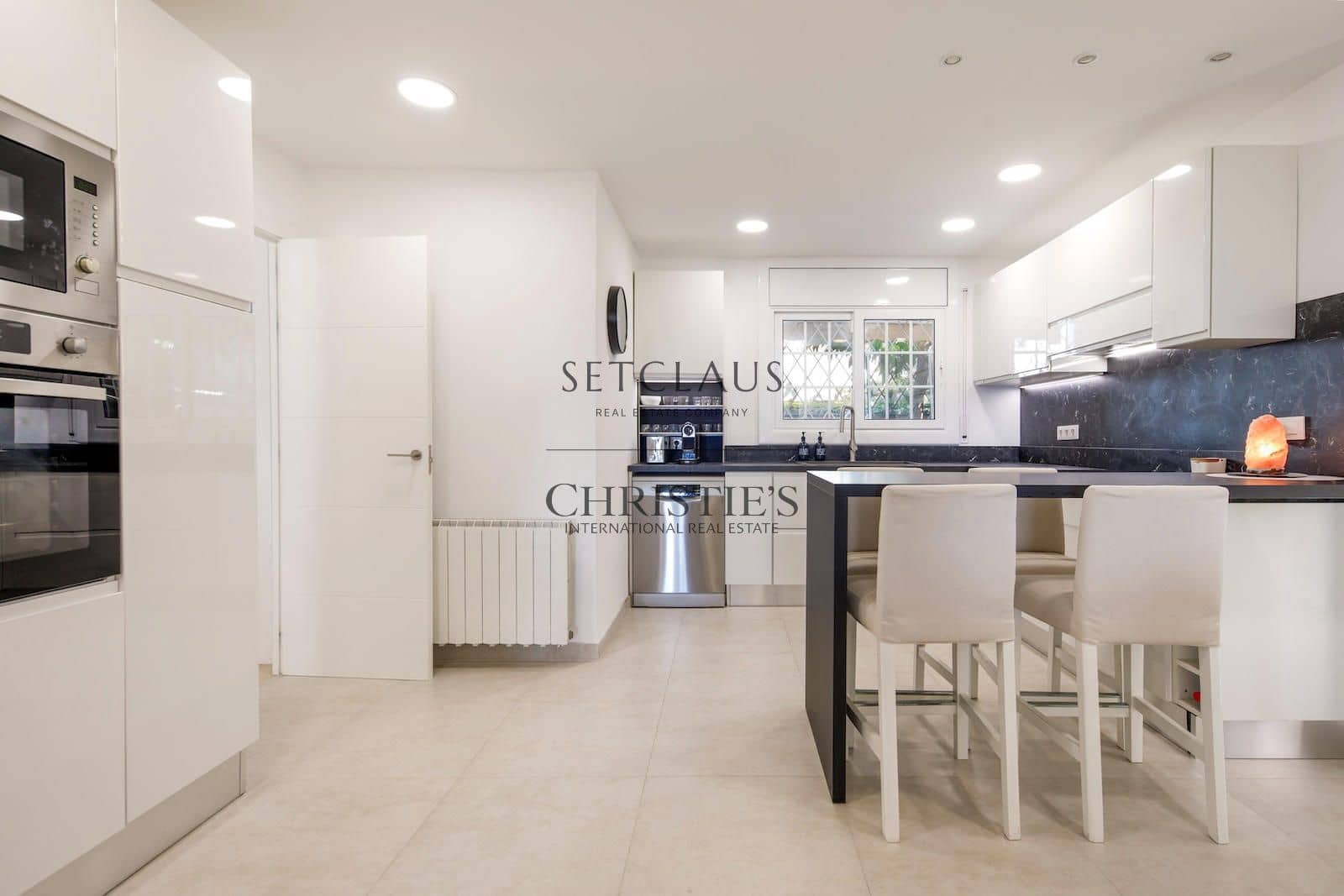 5 sypialnia Willa na sprzedaż w Teia z basenem garażem - 790 000 € (Ref: 10181636)