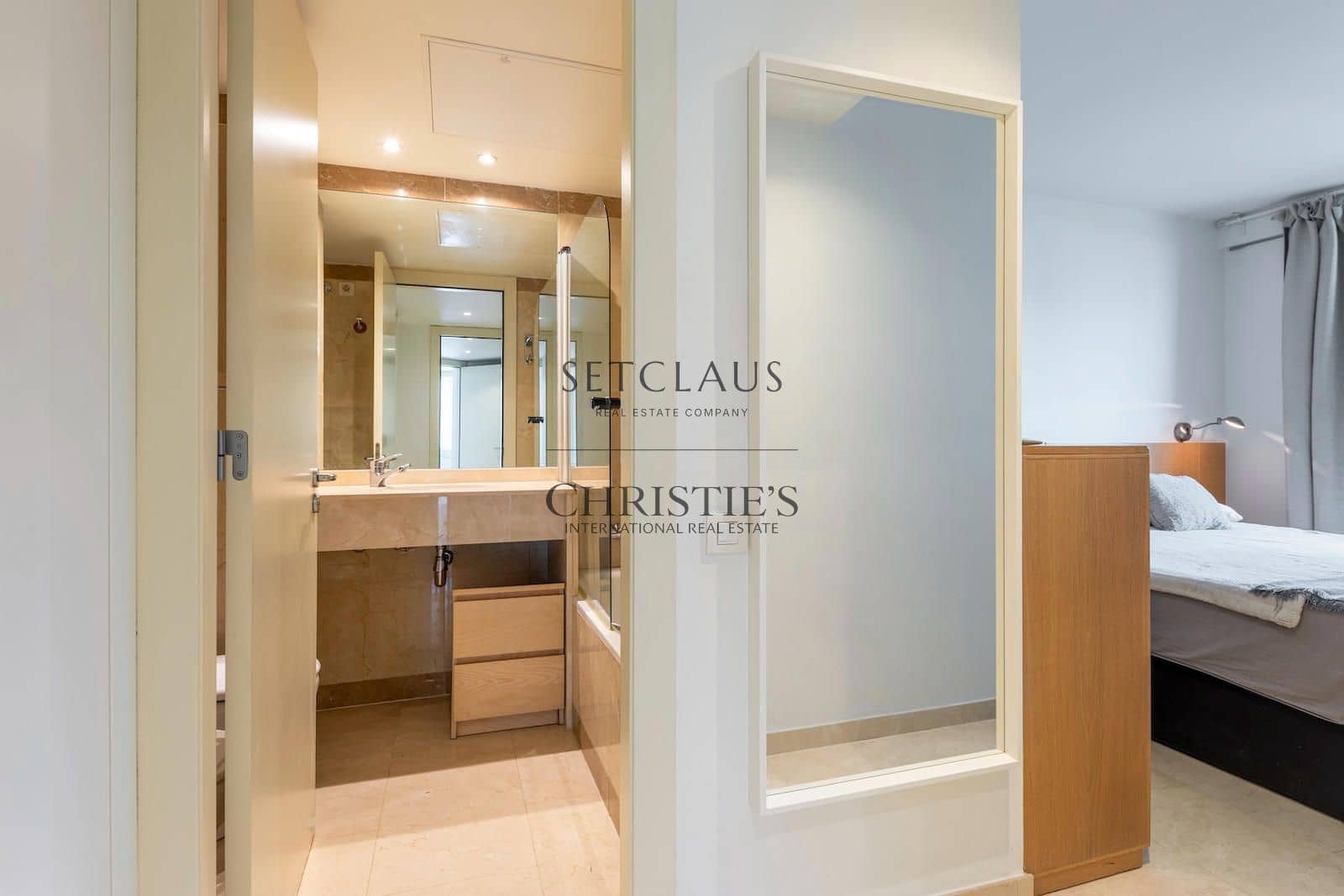Piso de 3 habitaciones en Barcelona ciudad en venta con piscina - 1.495.000 € (Ref: 10182093)