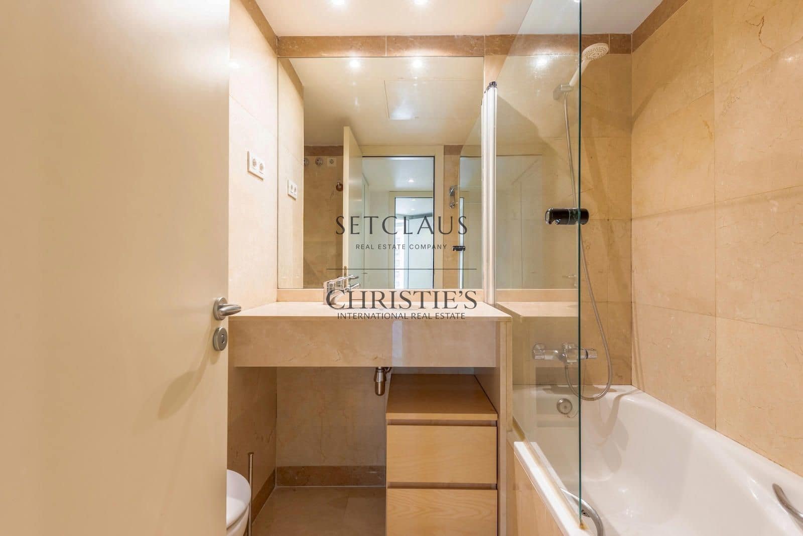 Piso de 3 habitaciones en Barcelona ciudad en venta con piscina - 1.495.000 € (Ref: 10182093)