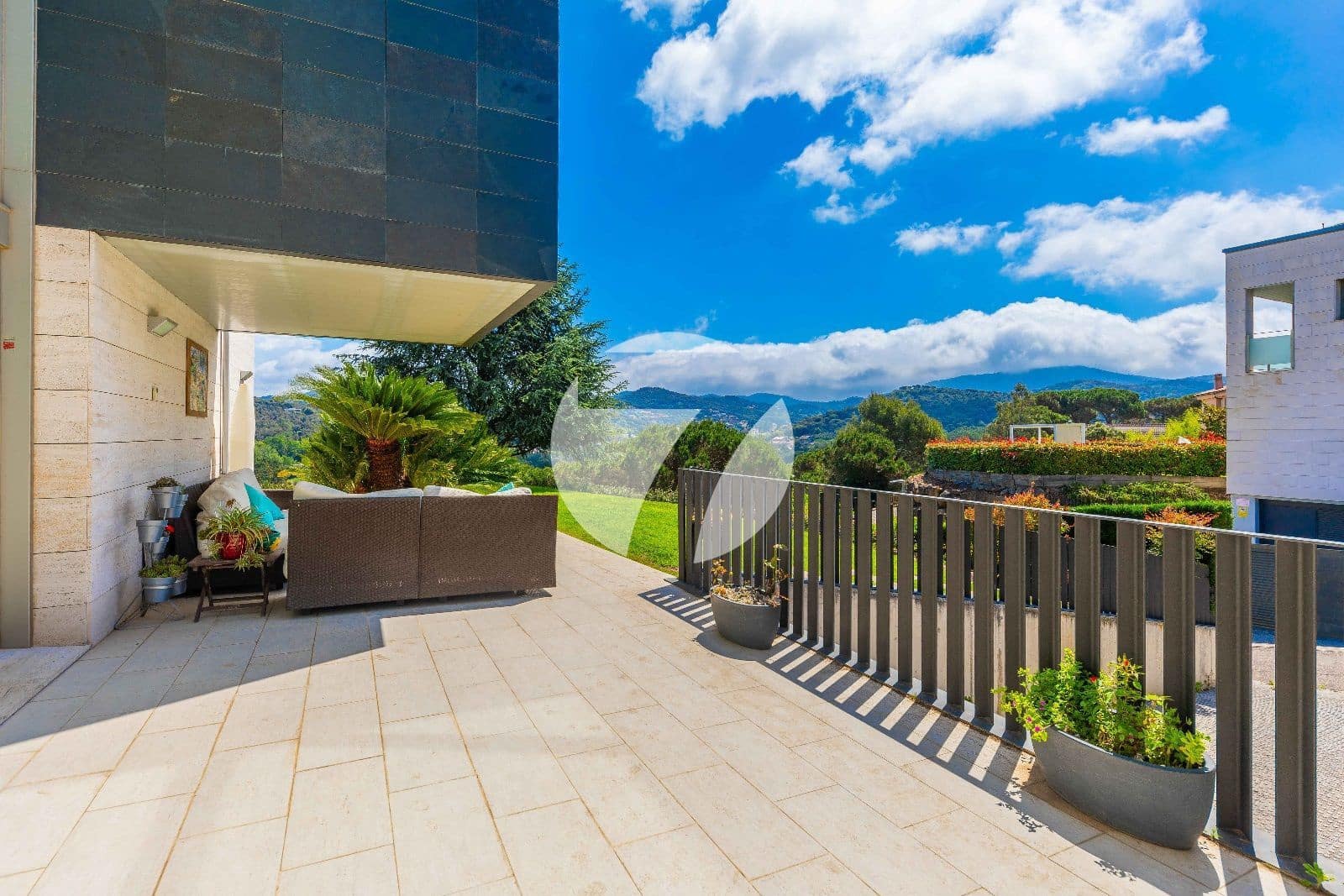 7 soveværelse Villa til salg i Vallromanes med swimmingpool garage - € 1.325.000 (Ref: 5385144)