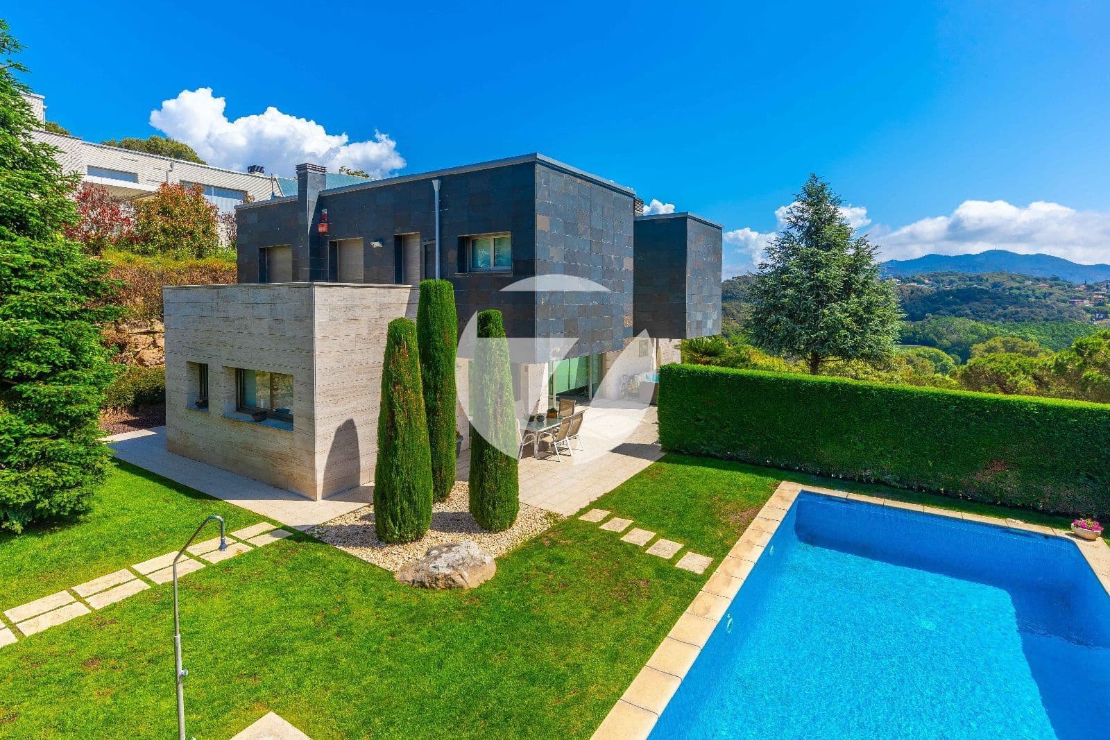 7 soveværelse Villa til salg i Vallromanes med swimmingpool garage - € 1.325.000 (Ref: 5385144)