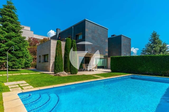 7 soverom Villa til salgs i Vallromanes med svømmebasseng garasje - € 1 325 000 (Ref: 5385144)