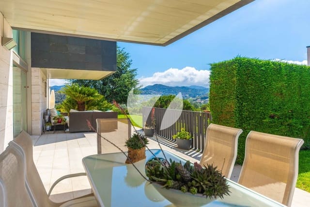 7 soverom Villa til salgs i Vallromanes med svømmebasseng garasje - € 1 325 000 (Ref: 5385144)