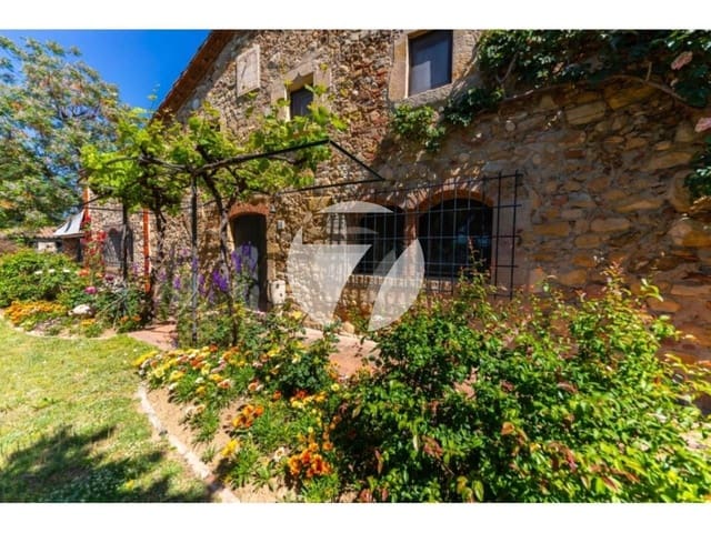 6 bedroom Villa for sale in Sant Feliu de Buixalleu with pool garage - € 1,100,000 (Ref: 5385156)