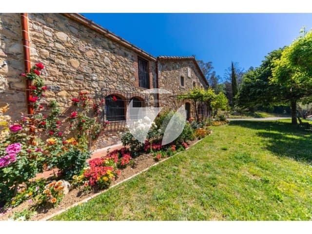 6 bedroom Villa for sale in Sant Feliu de Buixalleu with pool garage - € 1,100,000 (Ref: 5385156)