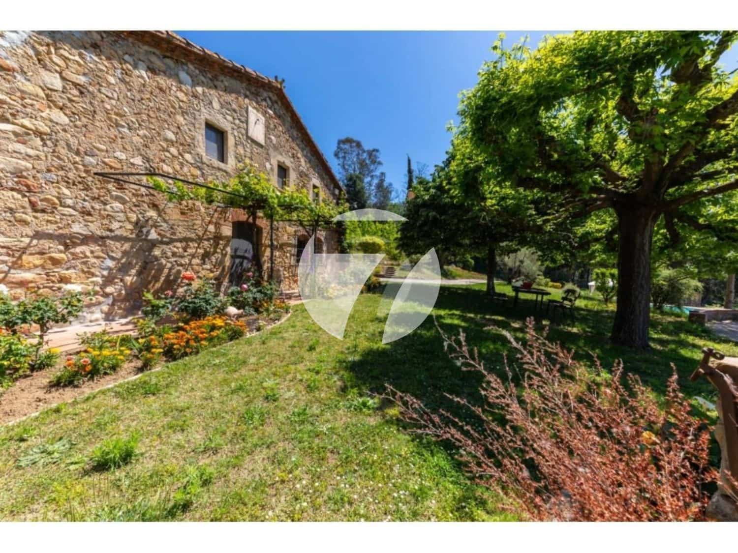 6 bedroom Villa for sale in Sant Feliu de Buixalleu with pool garage - € 1,100,000 (Ref: 5385156)