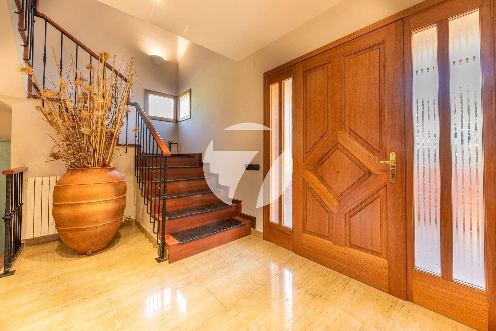 4 soverom Villa til salgs i Vallromanes med svømmebasseng garasje - € 849 000 (Ref: 5385190)