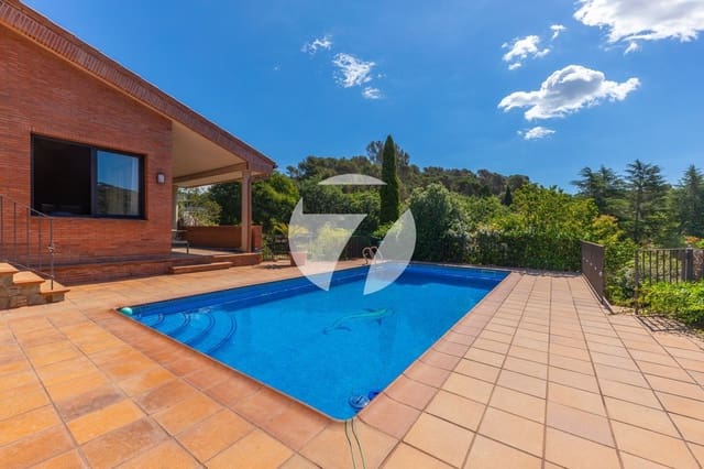 4 soverom Villa til salgs i Vallromanes med svømmebasseng garasje - € 849 000 (Ref: 5385190)