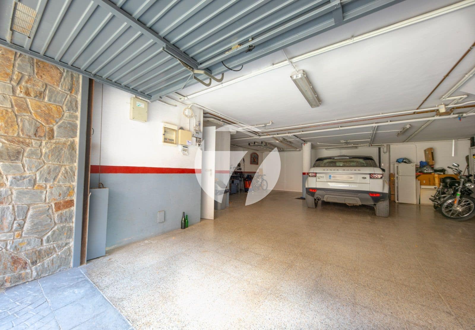 4 soverom Villa til salgs i Vallromanes med svømmebasseng garasje - € 849 000 (Ref: 5385190)