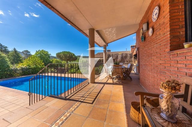 4 soverom Villa til salgs i Vallromanes med svømmebasseng garasje - € 849 000 (Ref: 5385190)