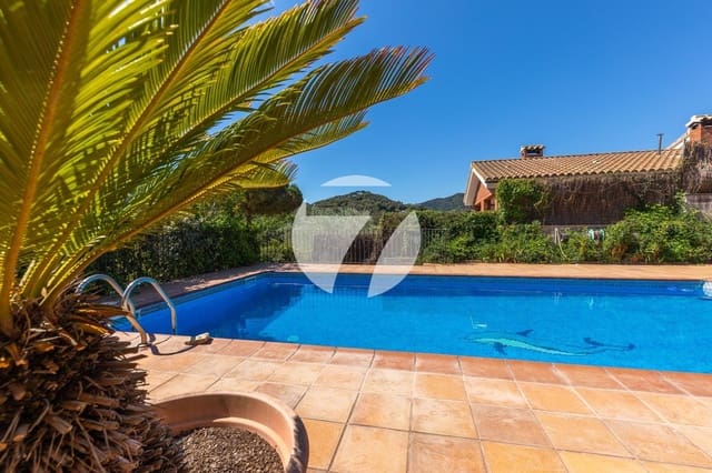 4 soverom Villa til salgs i Vallromanes med svømmebasseng garasje - € 849 000 (Ref: 5385190)