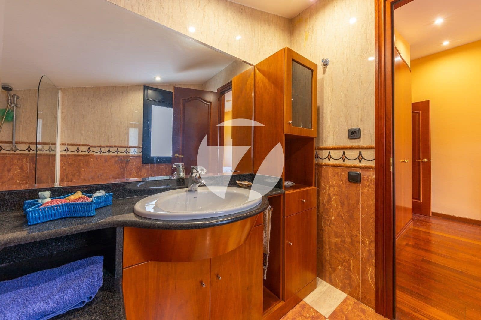 4 soverom Villa til salgs i Vallromanes med svømmebasseng garasje - € 849 000 (Ref: 5385190)