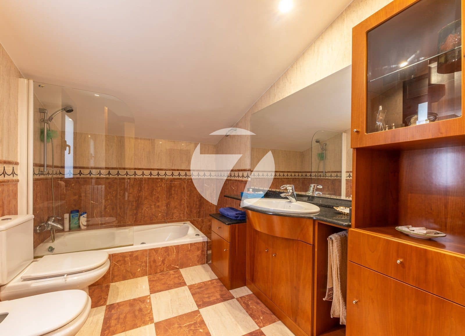 4 soverom Villa til salgs i Vallromanes med svømmebasseng garasje - € 849 000 (Ref: 5385190)