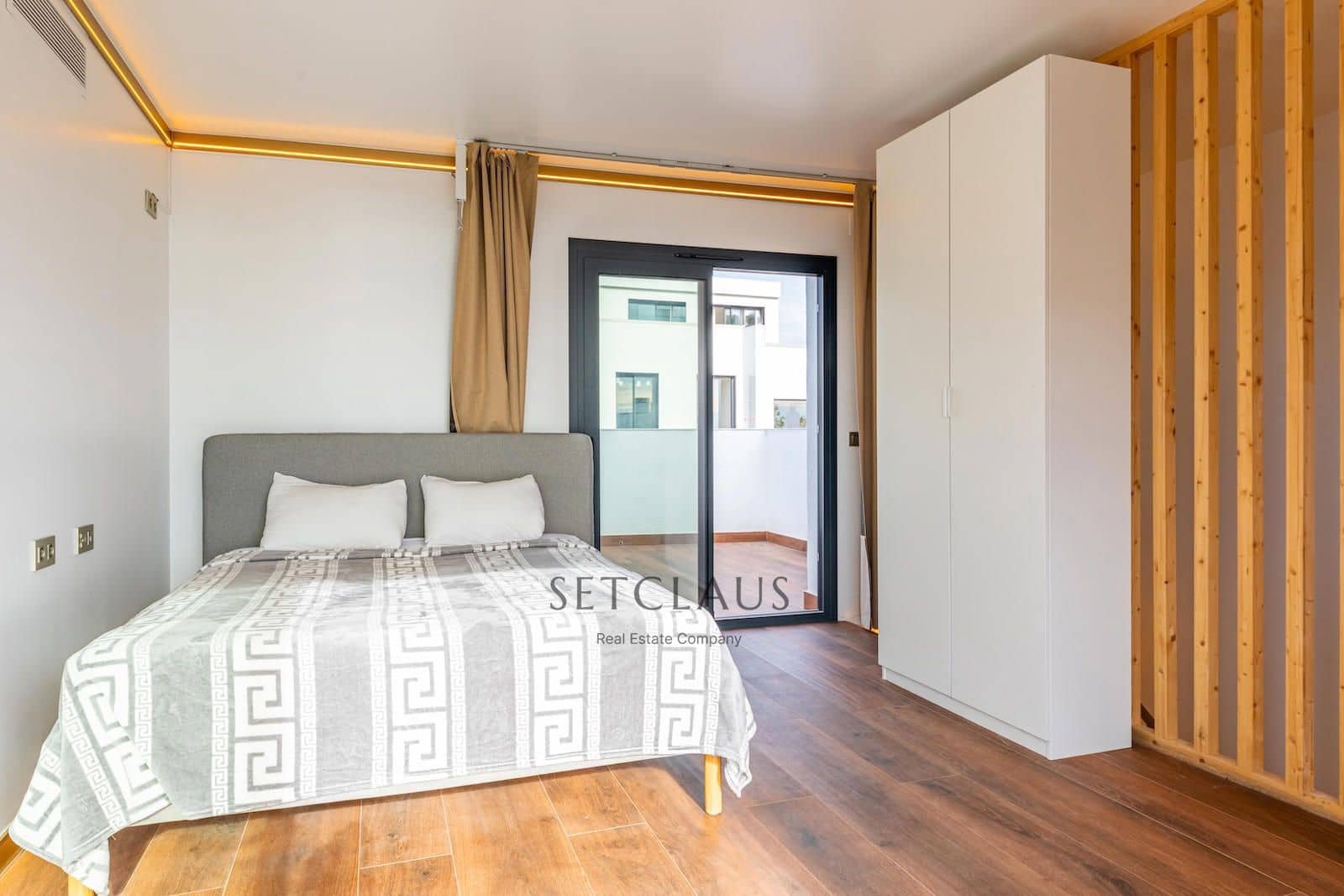 4 soveværelse Byhus til salg i Montgat med swimmingpool garage - € 915.000 (Ref: 5765251)