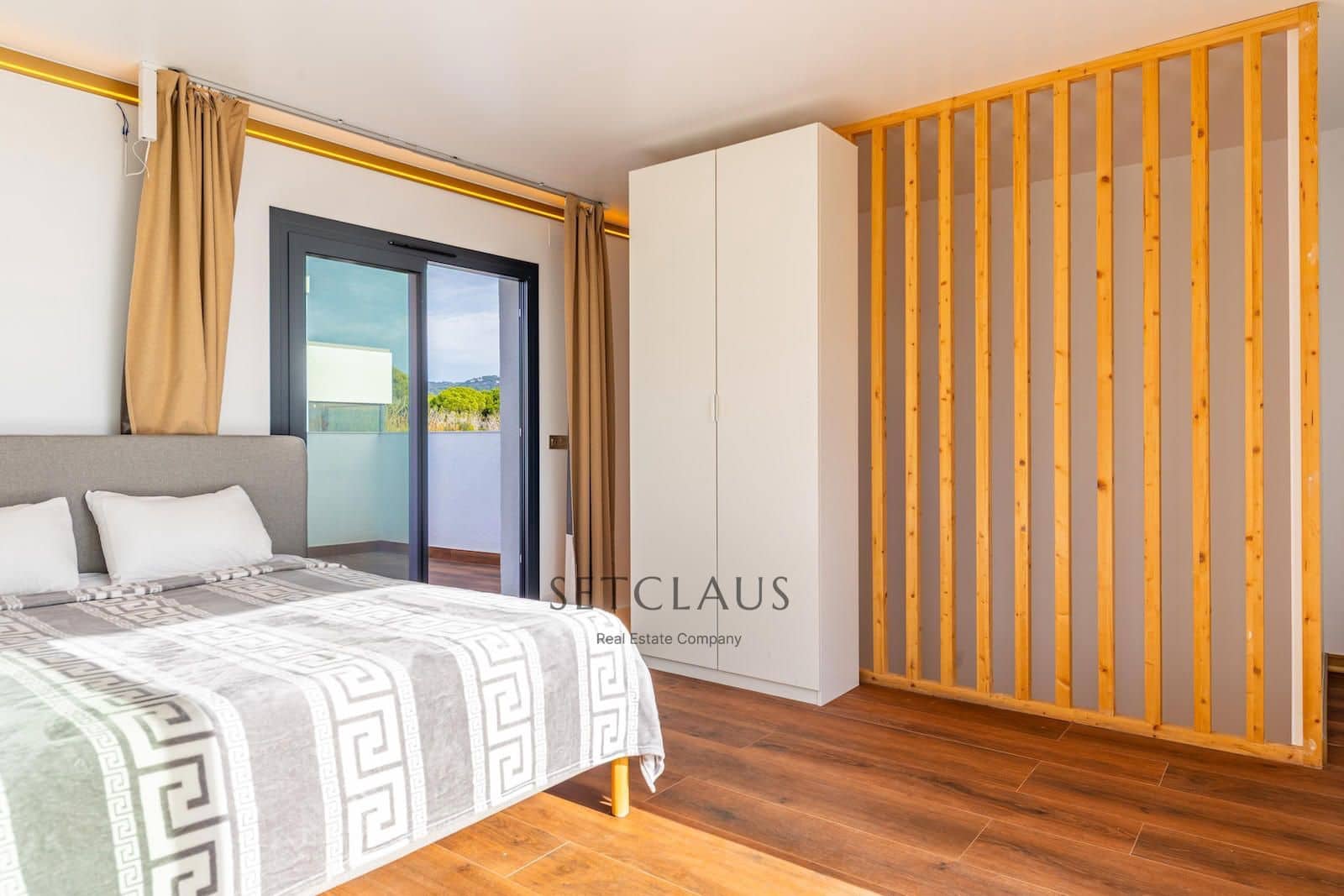 4 soveværelse Byhus til salg i Montgat med swimmingpool garage - € 915.000 (Ref: 5765251)