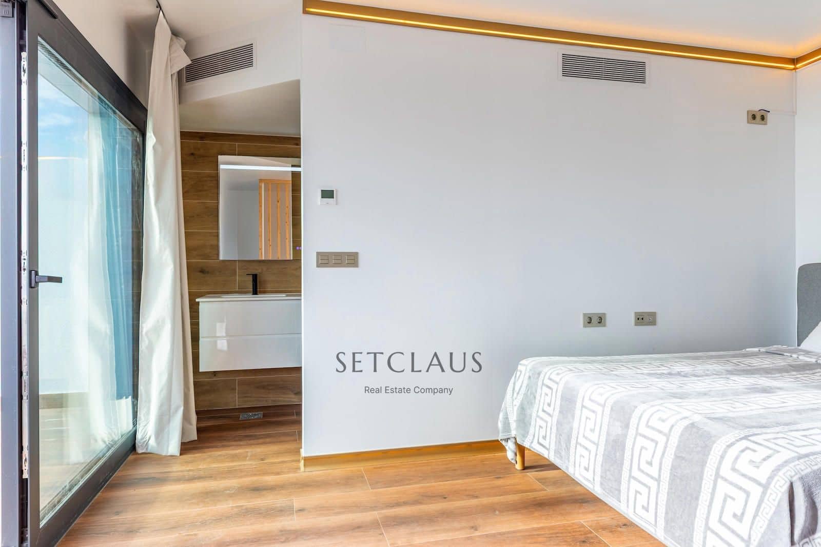 4 soveværelse Byhus til salg i Montgat med swimmingpool garage - € 915.000 (Ref: 5765251)