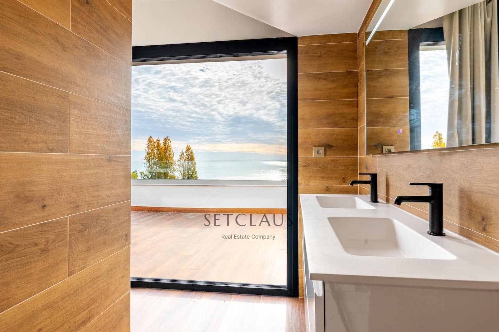 4 soveværelse Byhus til salg i Montgat med swimmingpool garage - € 915.000 (Ref: 5765251)