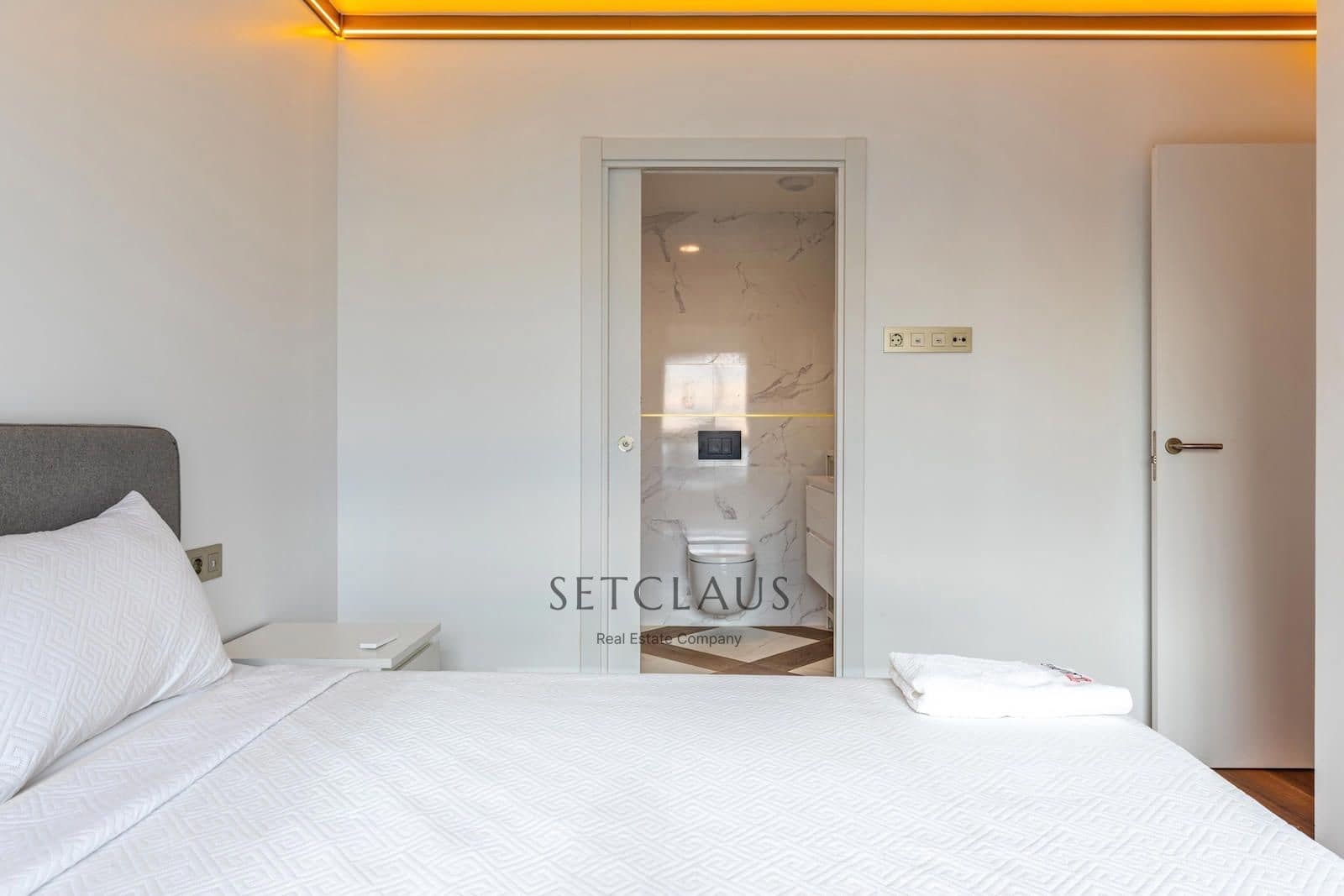 4 soveværelse Byhus til salg i Montgat med swimmingpool garage - € 915.000 (Ref: 5765251)