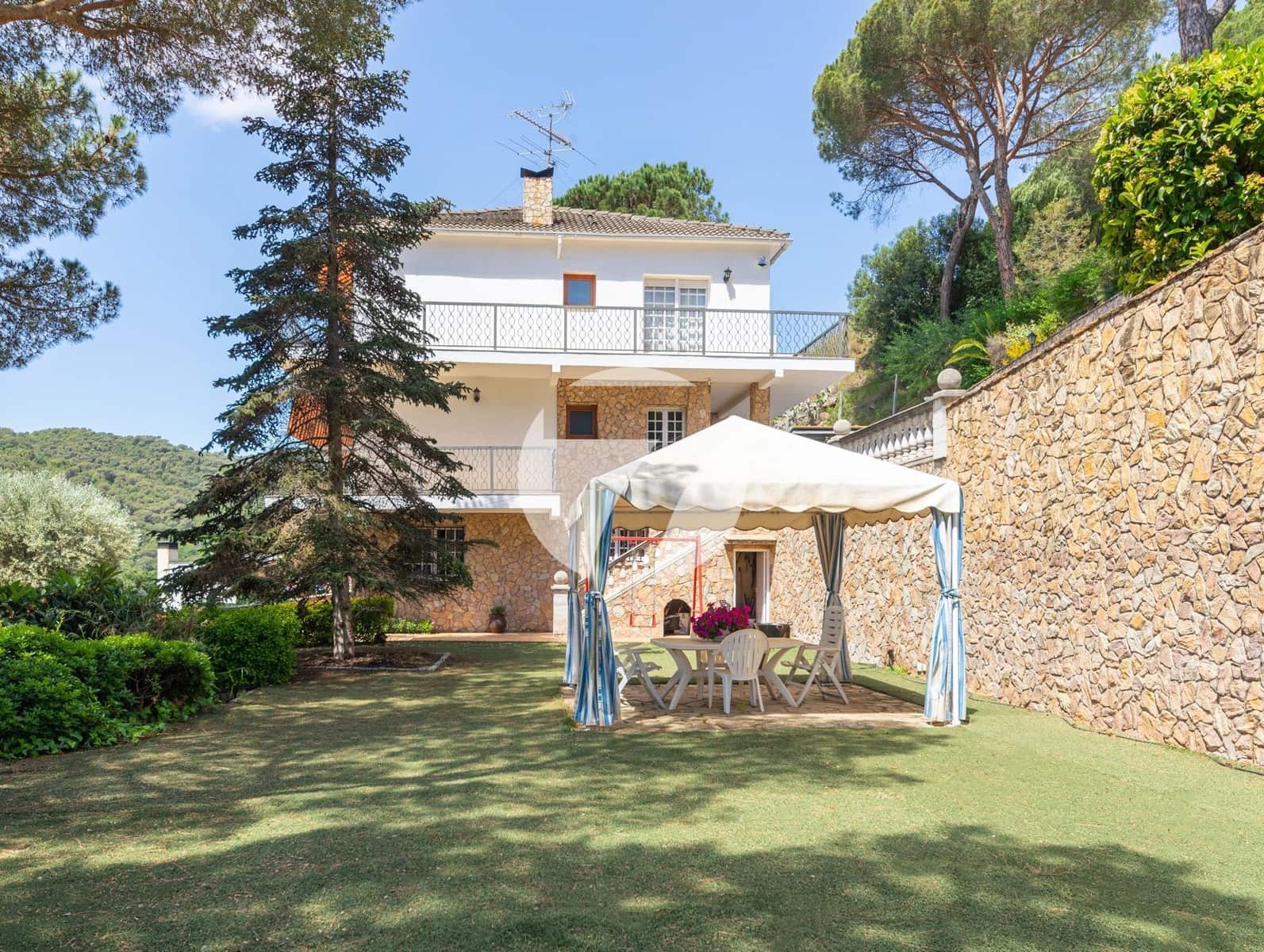 7 soveværelse Villa til salg i Dosrius med swimmingpool garage - € 750.000 (Ref: 6889282)