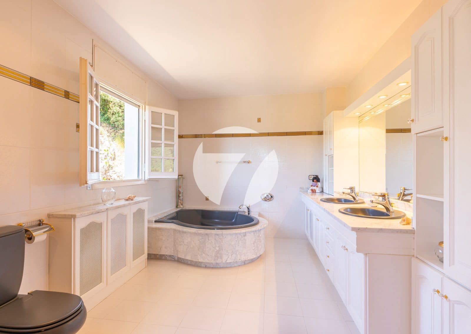 7 soveværelse Villa til salg i Dosrius med swimmingpool garage - € 750.000 (Ref: 6889282)