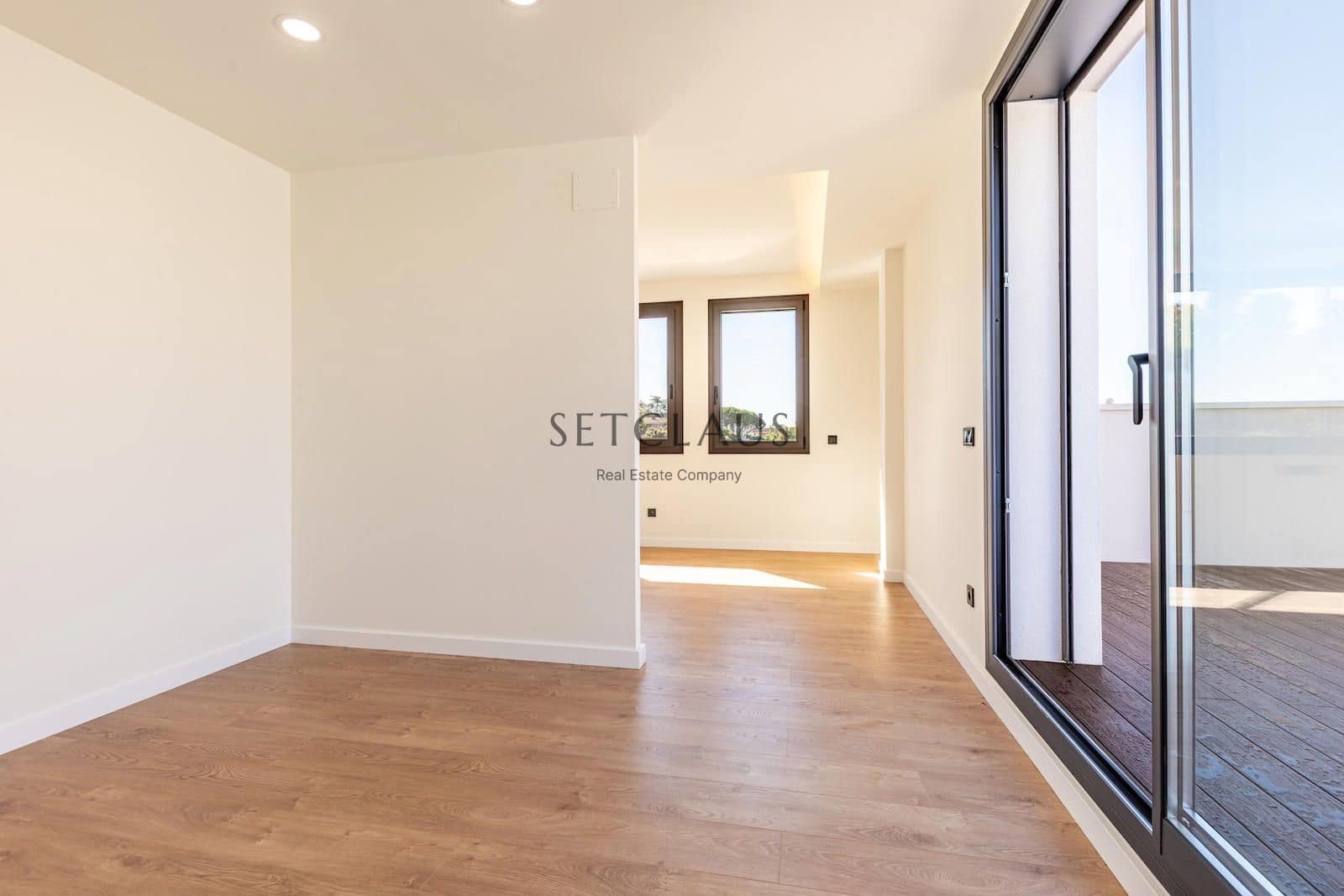 4 makuuhuone Huvila myytävänä paikassa Teia mukana uima-altaan 
autotalli - 1 100 000 € (Ref: 6965615)