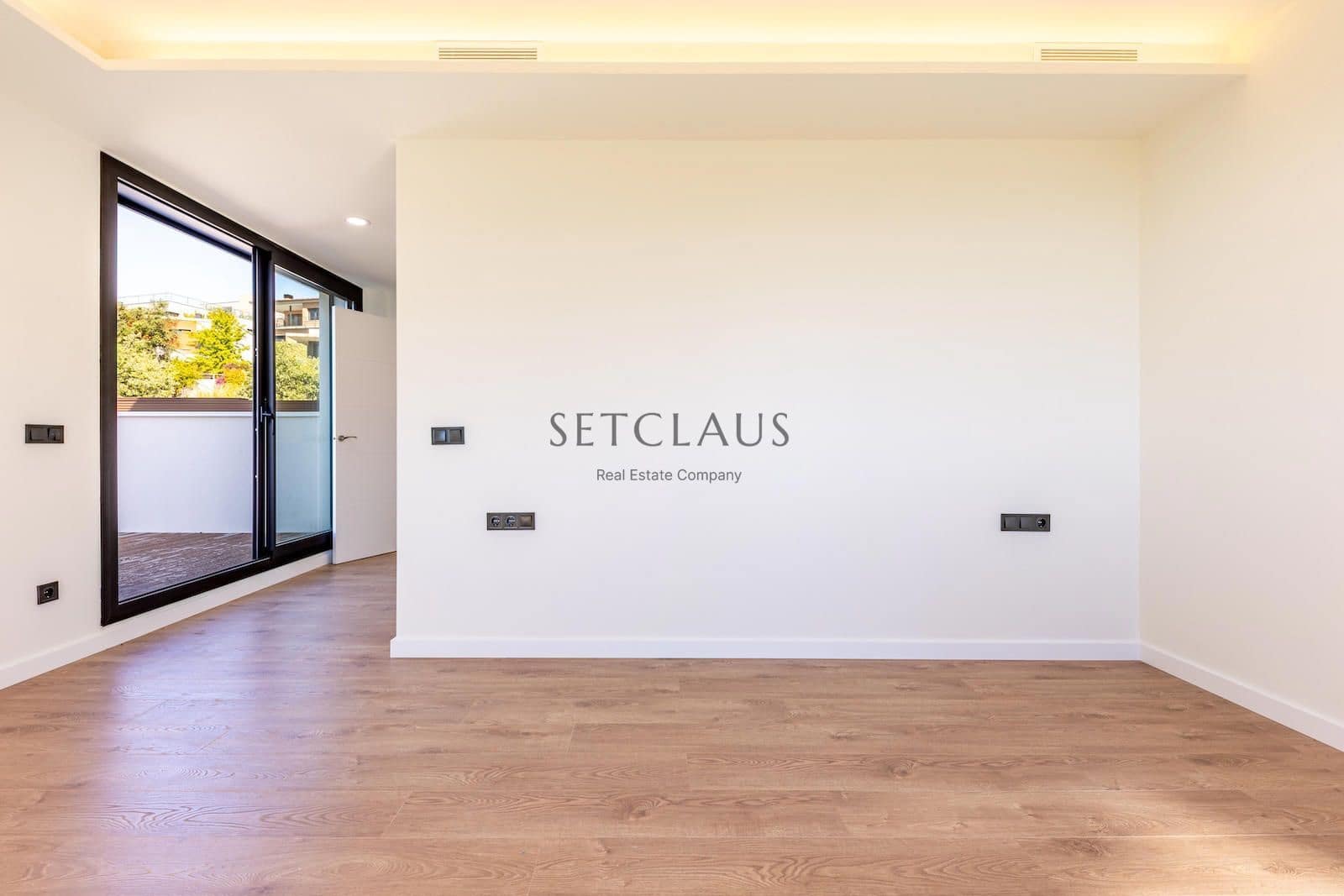 4 makuuhuone Huvila myytävänä paikassa Teia mukana uima-altaan 
autotalli - 1 100 000 € (Ref: 6965615)