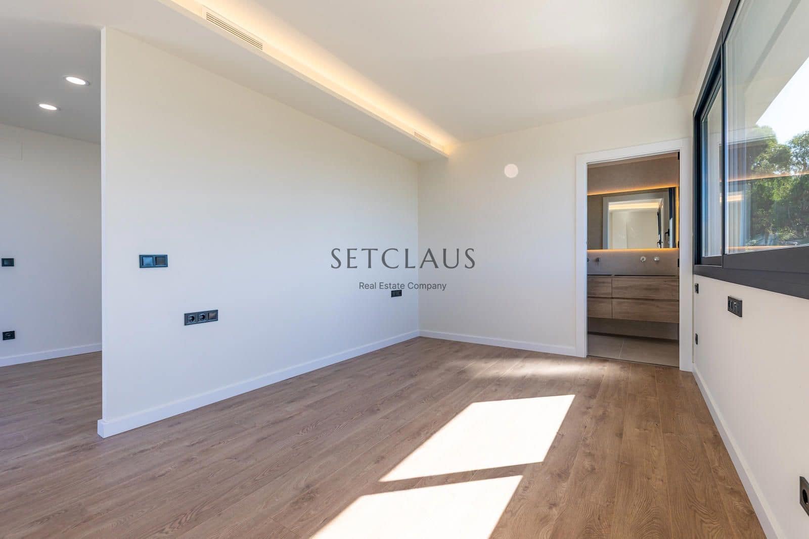 4 makuuhuone Huvila myytävänä paikassa Teia mukana uima-altaan 
autotalli - 1 100 000 € (Ref: 6965615)