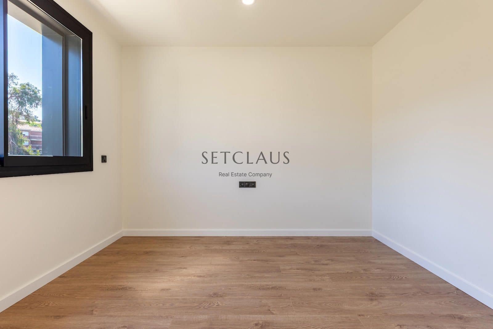 4 makuuhuone Huvila myytävänä paikassa Teia mukana uima-altaan 
autotalli - 1 100 000 € (Ref: 6965615)