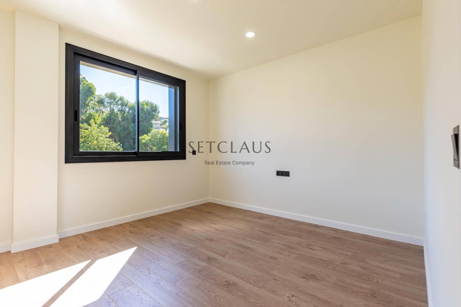 4 makuuhuone Huvila myytävänä paikassa Teia mukana uima-altaan 
autotalli - 1 100 000 € (Ref: 6965615)