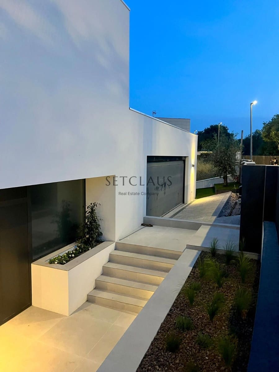 4 makuuhuone Huvila myytävänä paikassa Teia mukana uima-altaan 
autotalli - 1 100 000 € (Ref: 6965615)